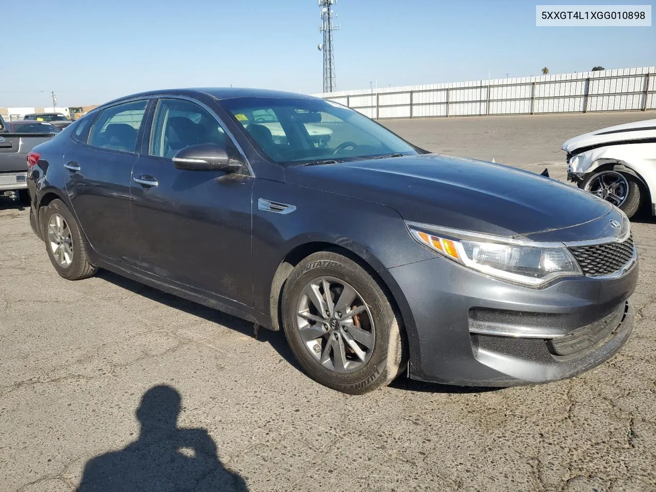 5XXGT4L1XGG010898 2016 Kia Optima Lx