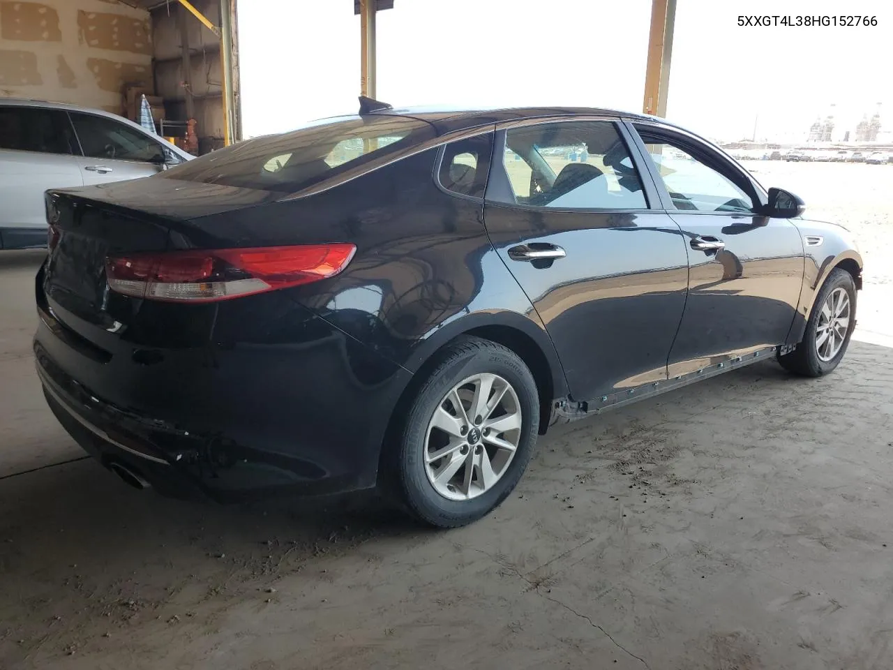 5XXGT4L38HG152766 2017 Kia Optima Lx