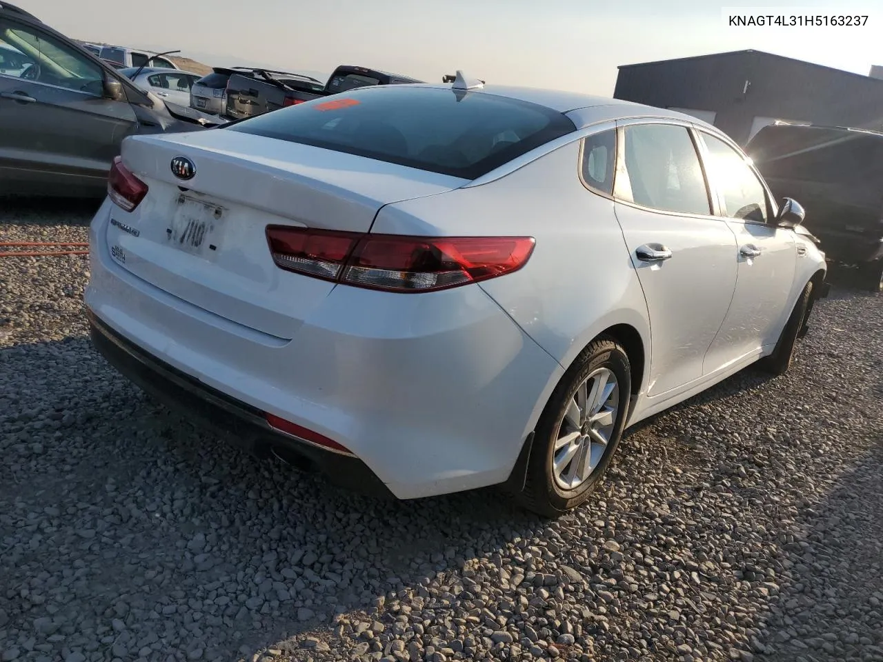 KNAGT4L31H5163237 2017 Kia Optima Lx