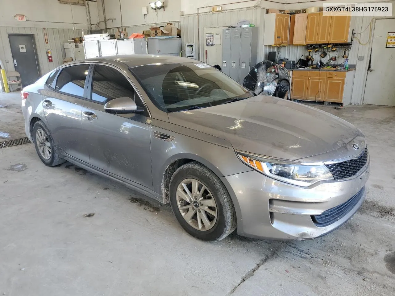 5XXGT4L38HG176923 2017 Kia Optima Lx