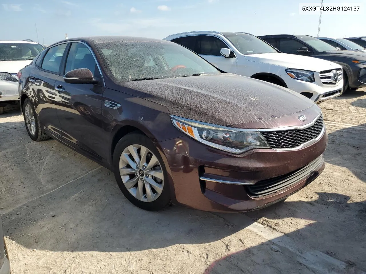 2017 Kia Optima Lx VIN: 5XXGT4L32HG124137 Lot: 76233354