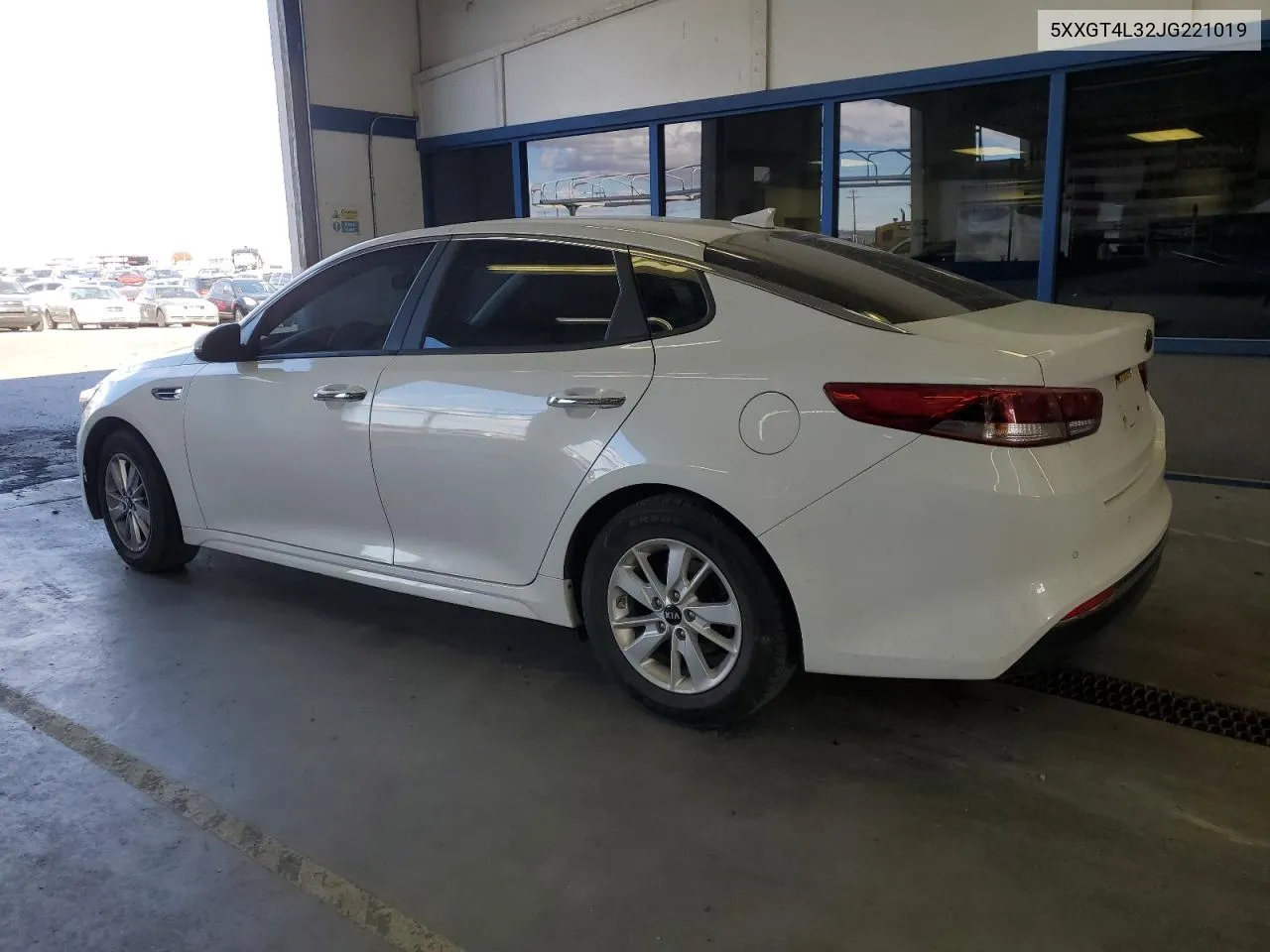 5XXGT4L32JG221019 2018 Kia Optima Lx