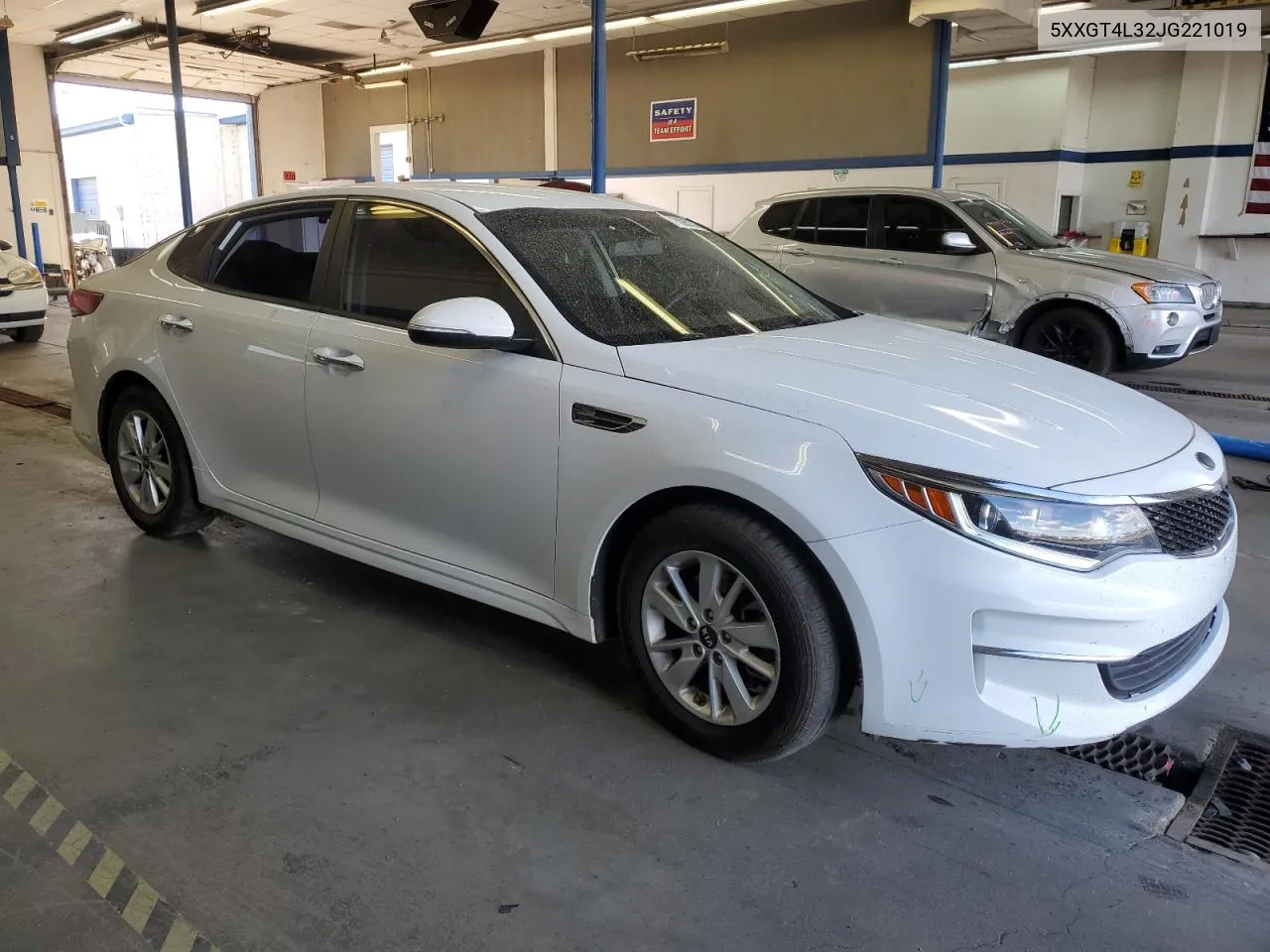 2018 Kia Optima Lx VIN: 5XXGT4L32JG221019 Lot: 76395774