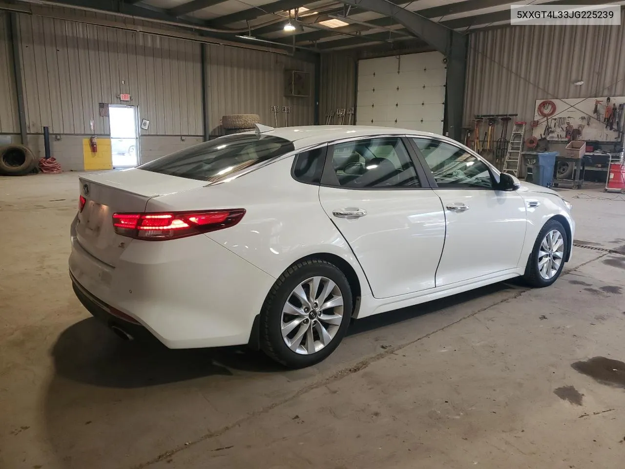 2018 Kia Optima Lx VIN: 5XXGT4L33JG225239 Lot: 79843914