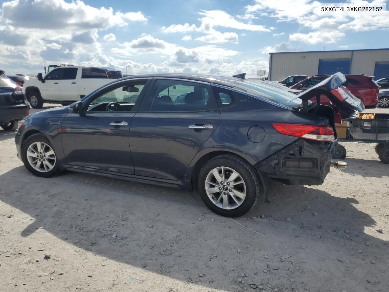 5XXGT4L3XKG282152 2019 Kia Optima Lx