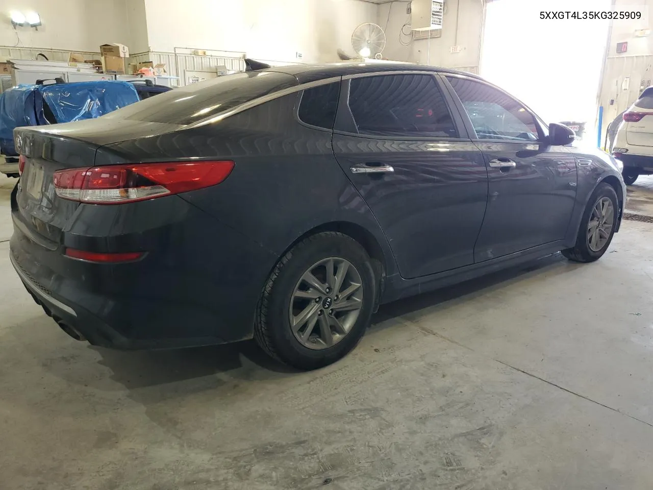 5XXGT4L35KG325909 2019 Kia Optima Lx