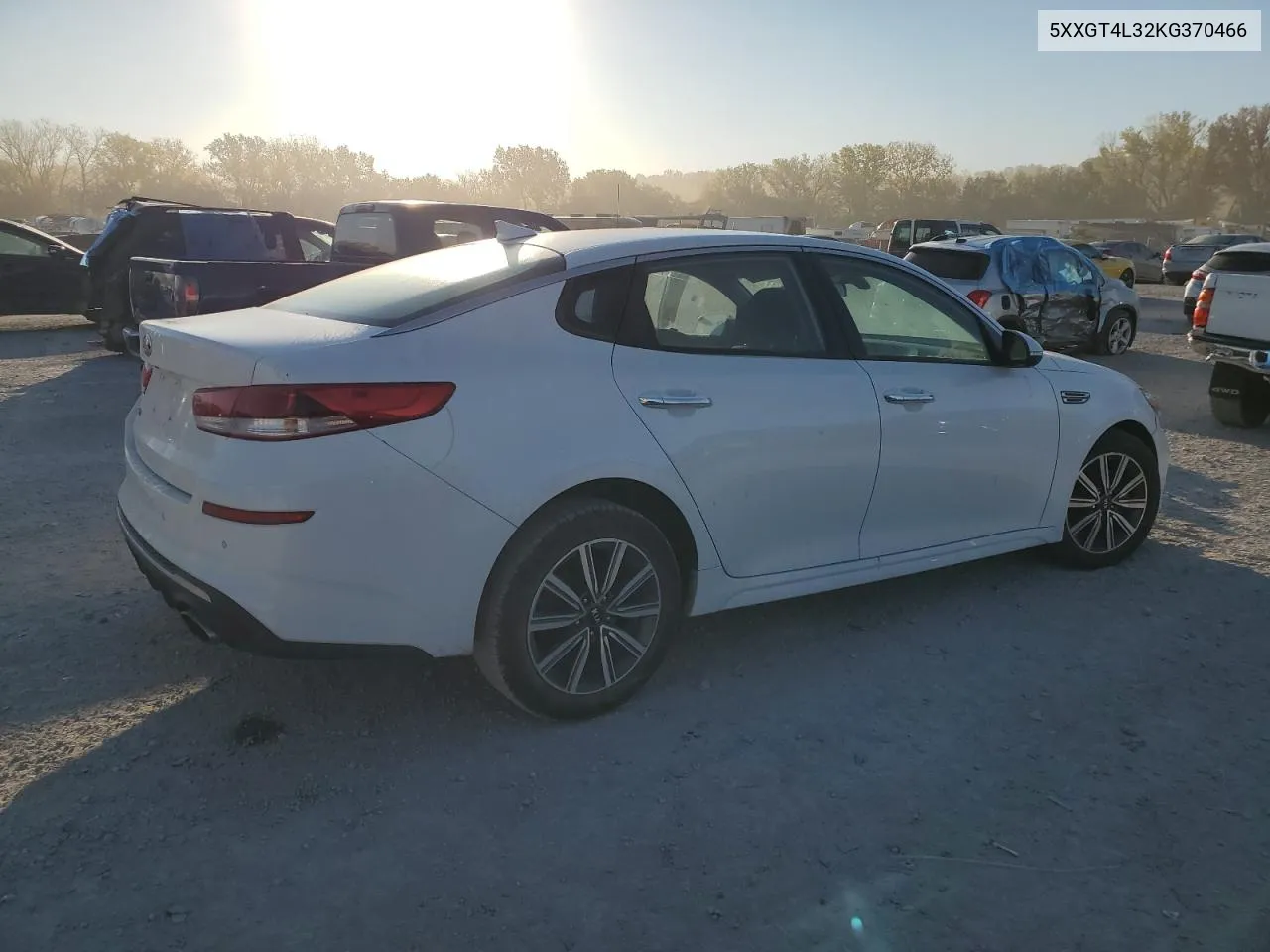 5XXGT4L32KG370466 2019 Kia Optima Lx