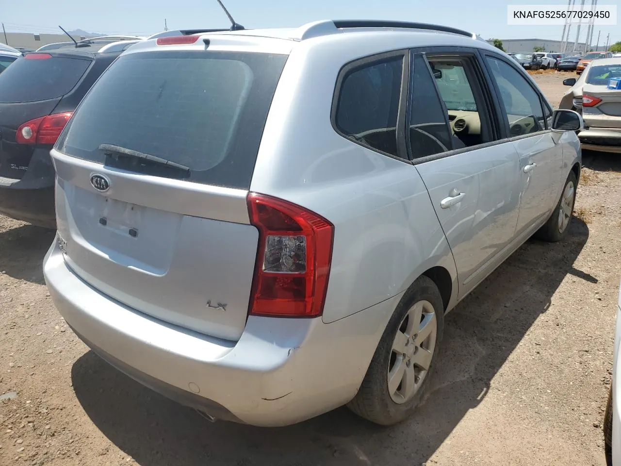 2007 Kia Rondo Base VIN: KNAFG525677029450 Lot: 60898604