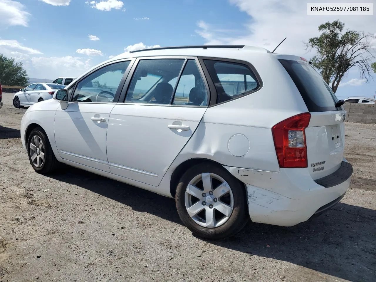 2007 Kia Rondo Base VIN: KNAFG525977081185 Lot: 62184994