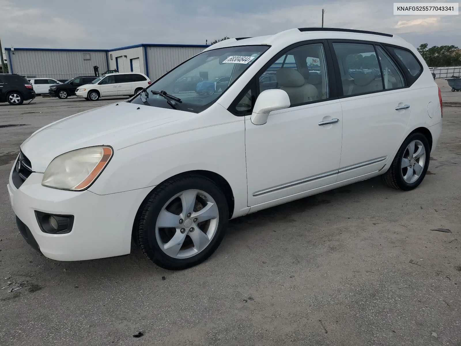 2007 Kia Rondo Base VIN: KNAFG525577043341 Lot: 68304644