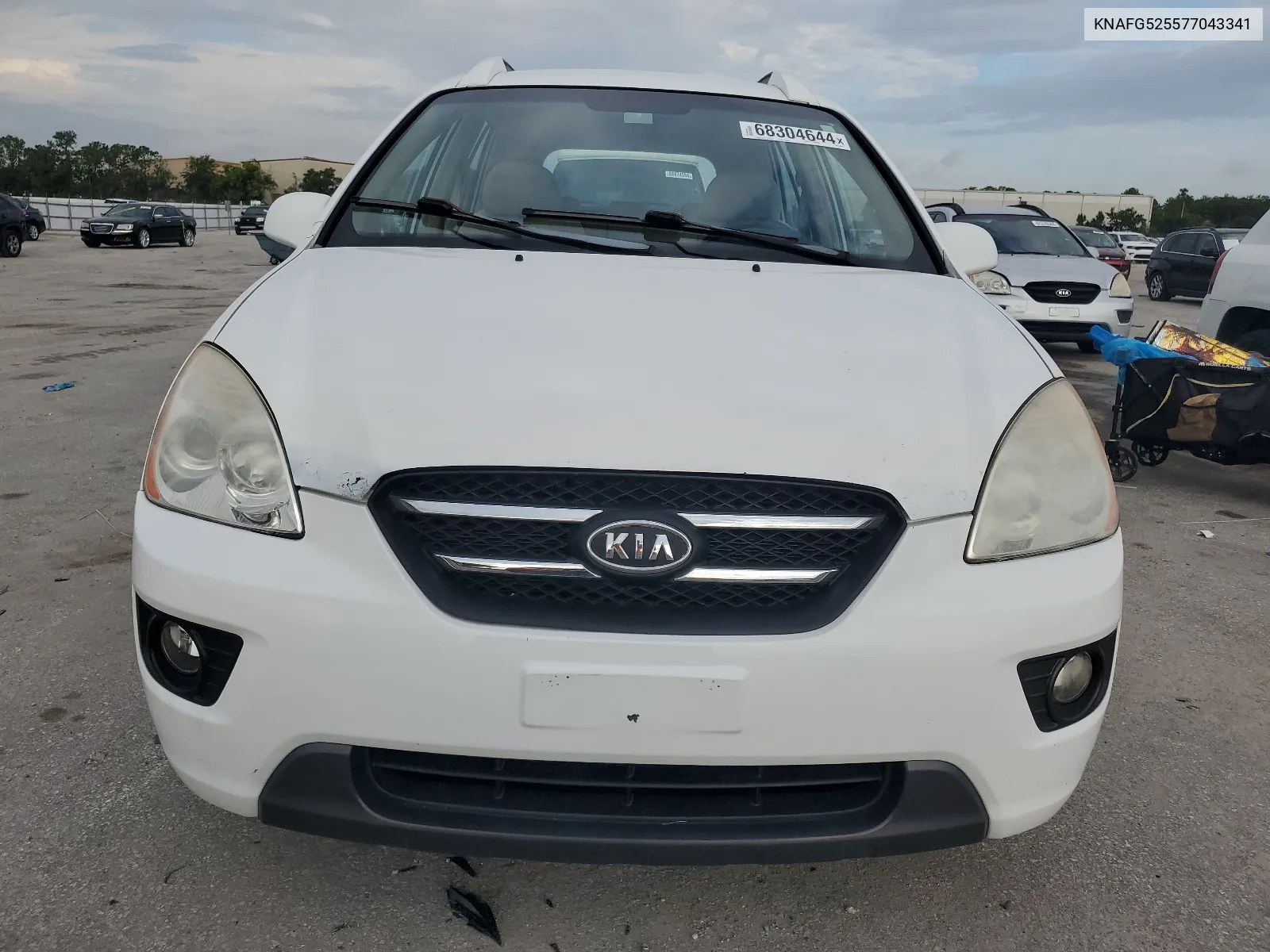 2007 Kia Rondo Base VIN: KNAFG525577043341 Lot: 68304644