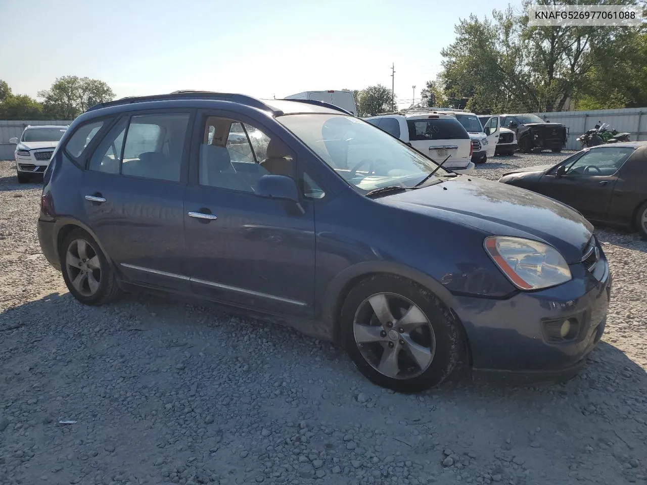 KNAFG526977061088 2007 Kia Rondo Lx