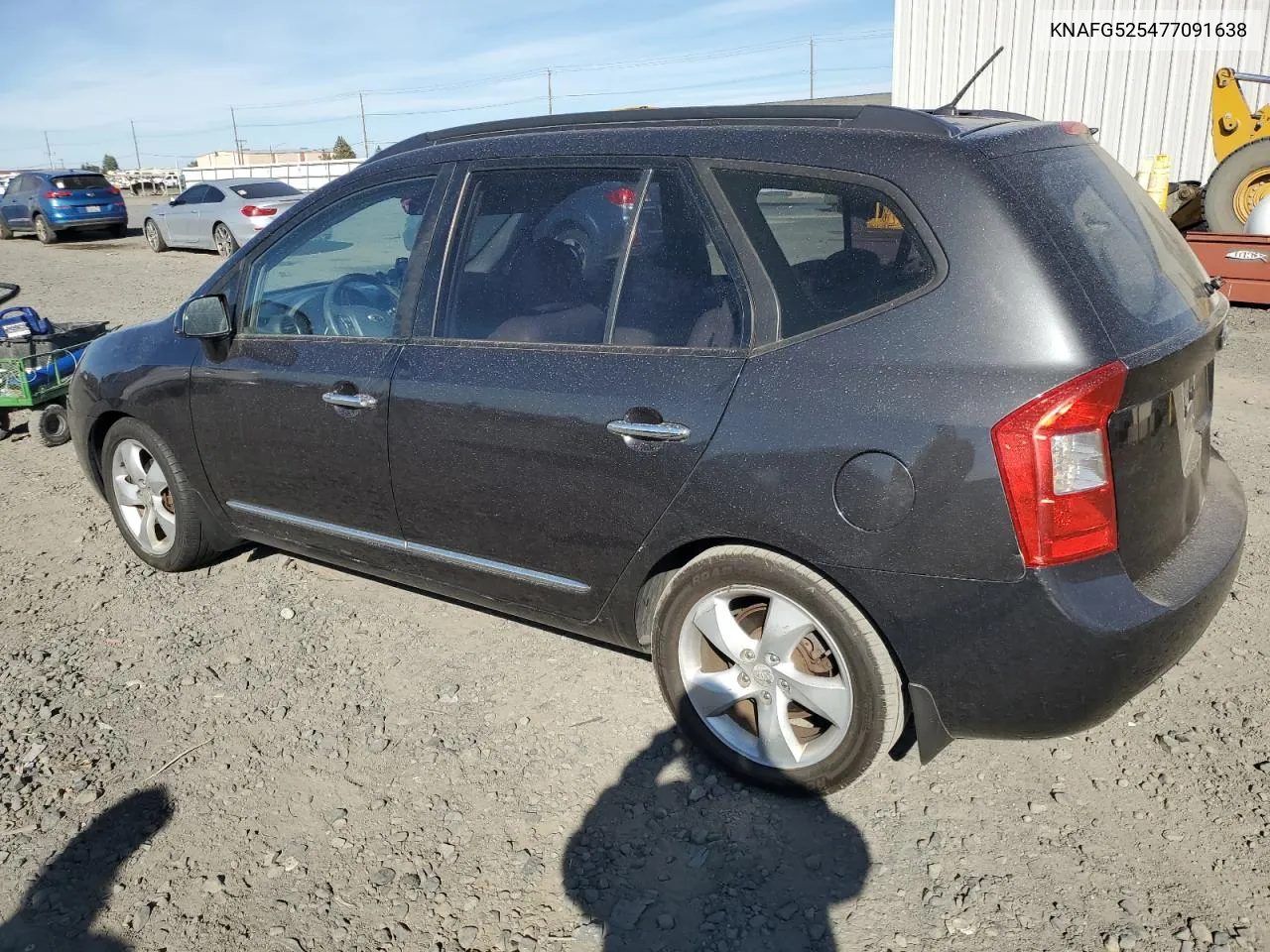 2007 Kia Rondo Base VIN: KNAFG525477091638 Lot: 71714004