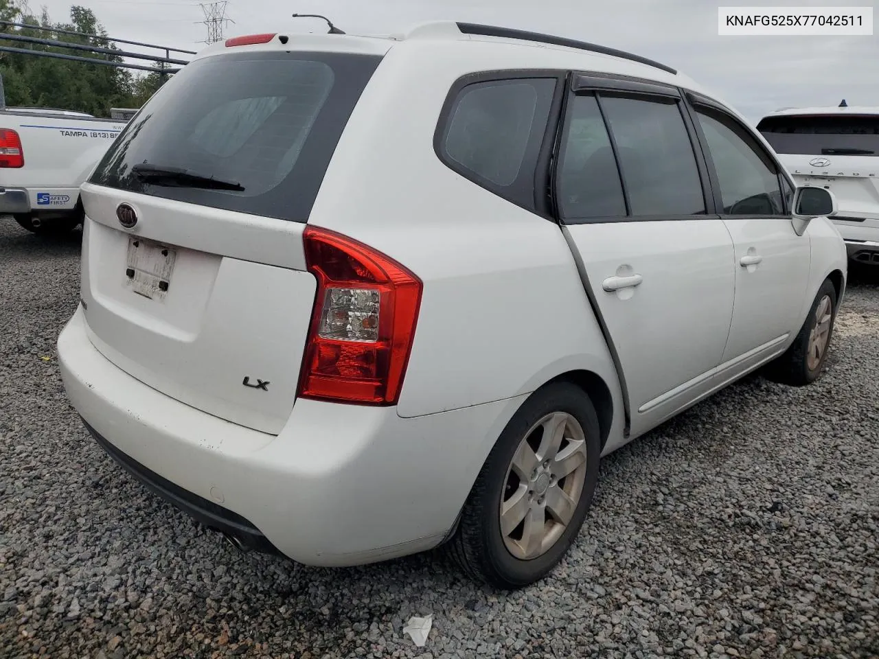 2007 Kia Rondo Base VIN: KNAFG525X77042511 Lot: 74114254