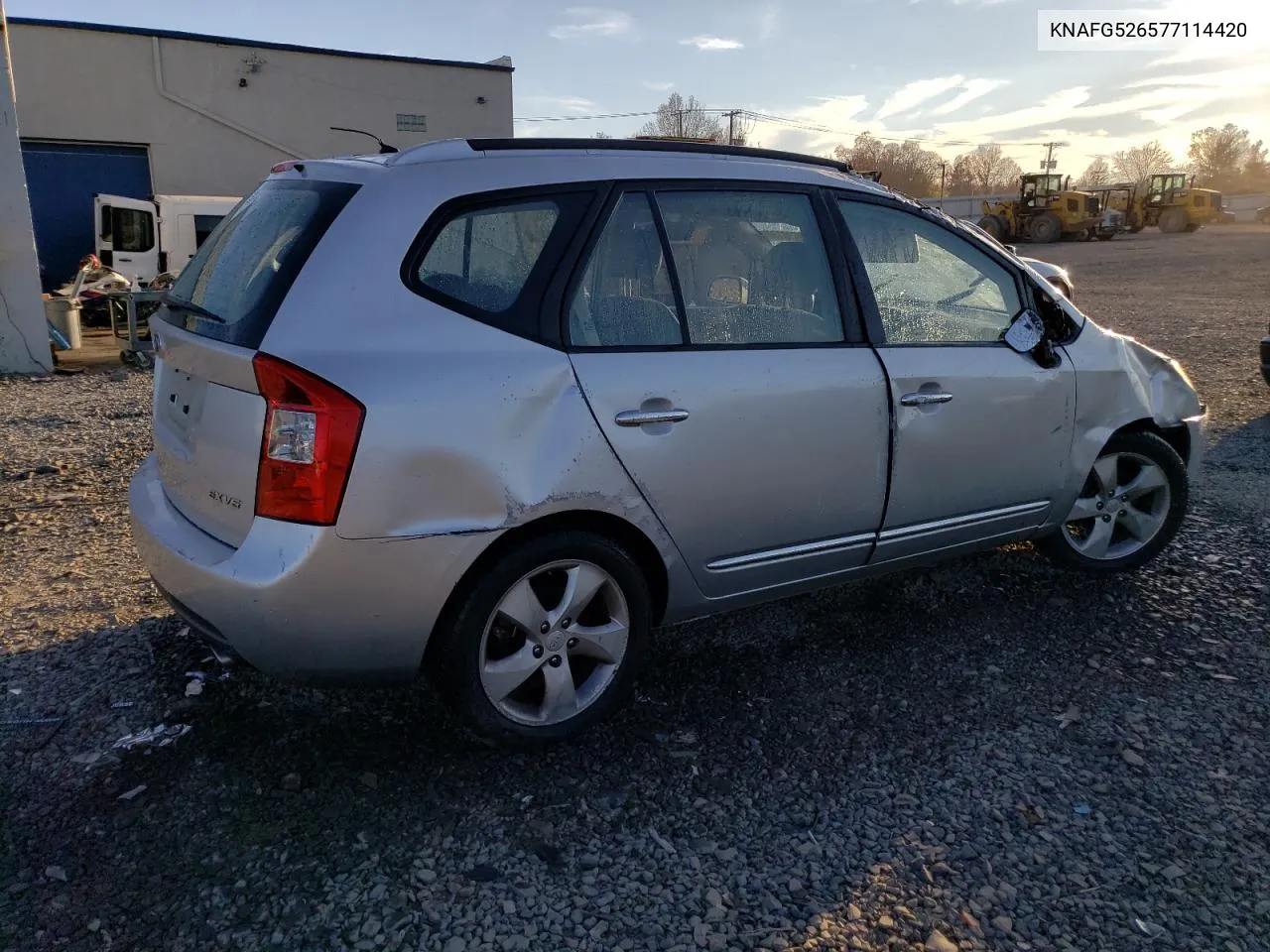 2007 Kia Rondo Lx VIN: KNAFG526577114420 Lot: 79019184