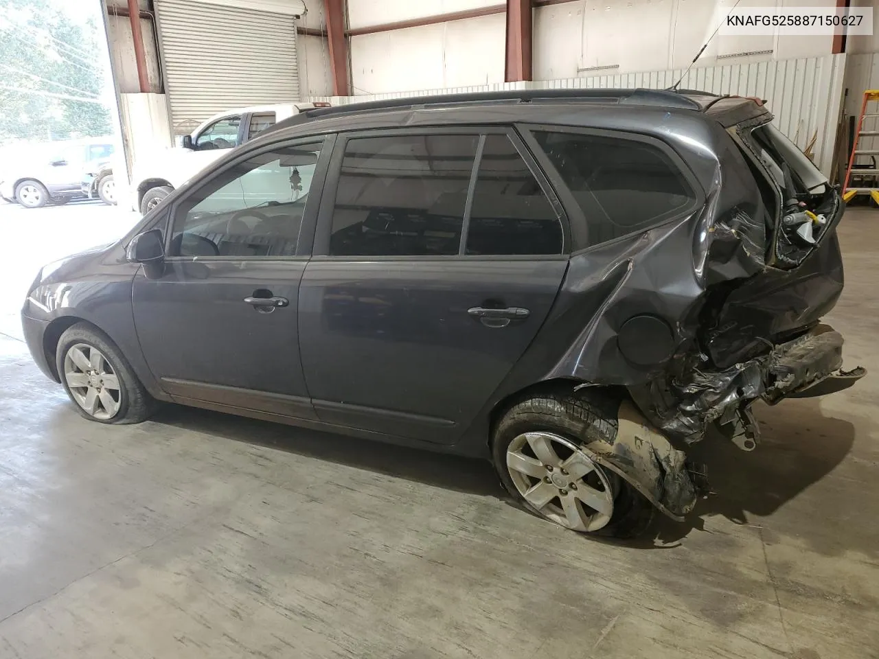 2008 Kia Rondo Base VIN: KNAFG525887150627 Lot: 74677504