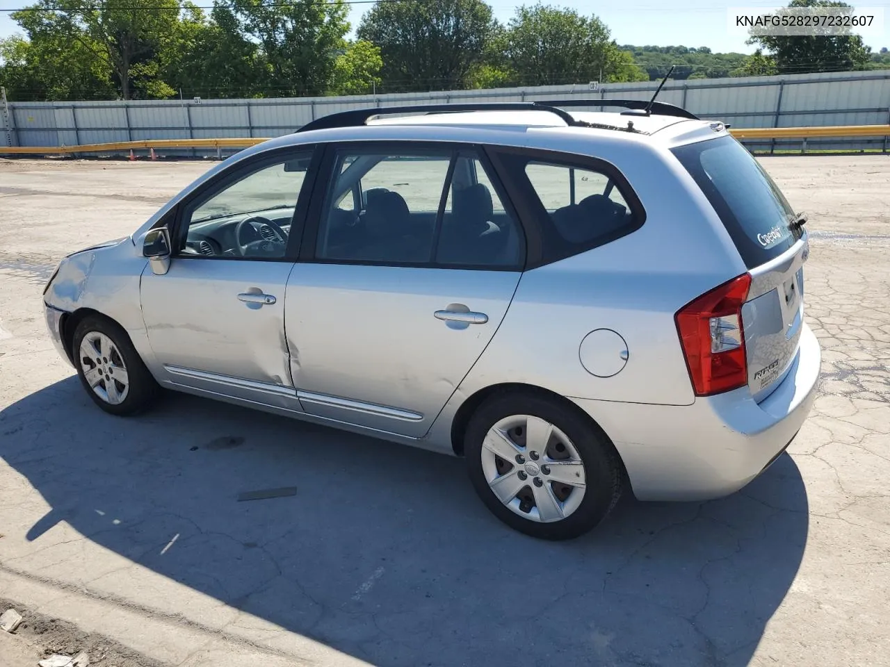 2009 Kia Rondo Base VIN: KNAFG528297232607 Lot: 59230934