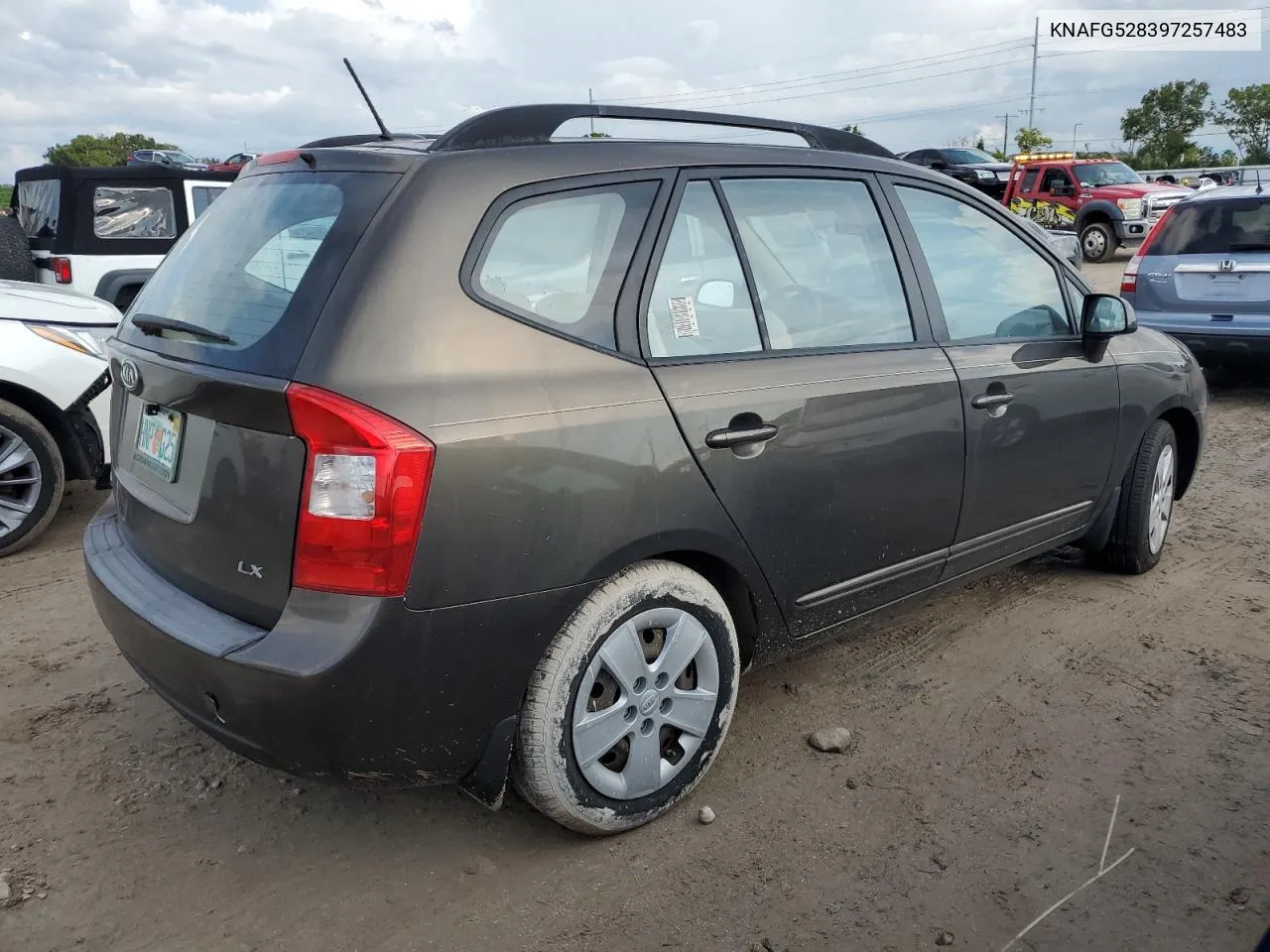 KNAFG528397257483 2009 Kia Rondo Base