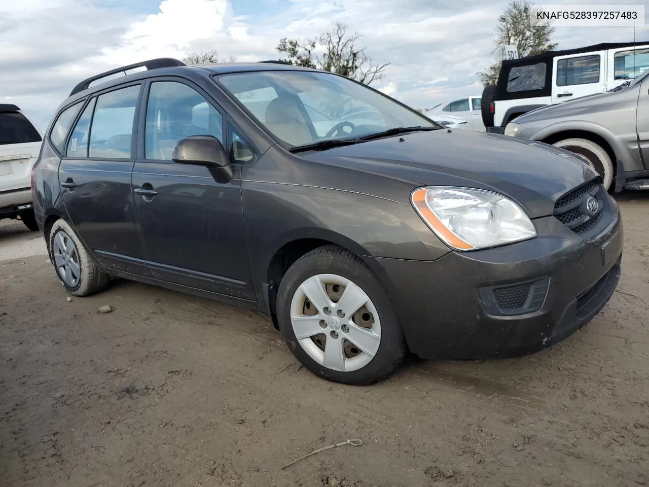 KNAFG528397257483 2009 Kia Rondo Base