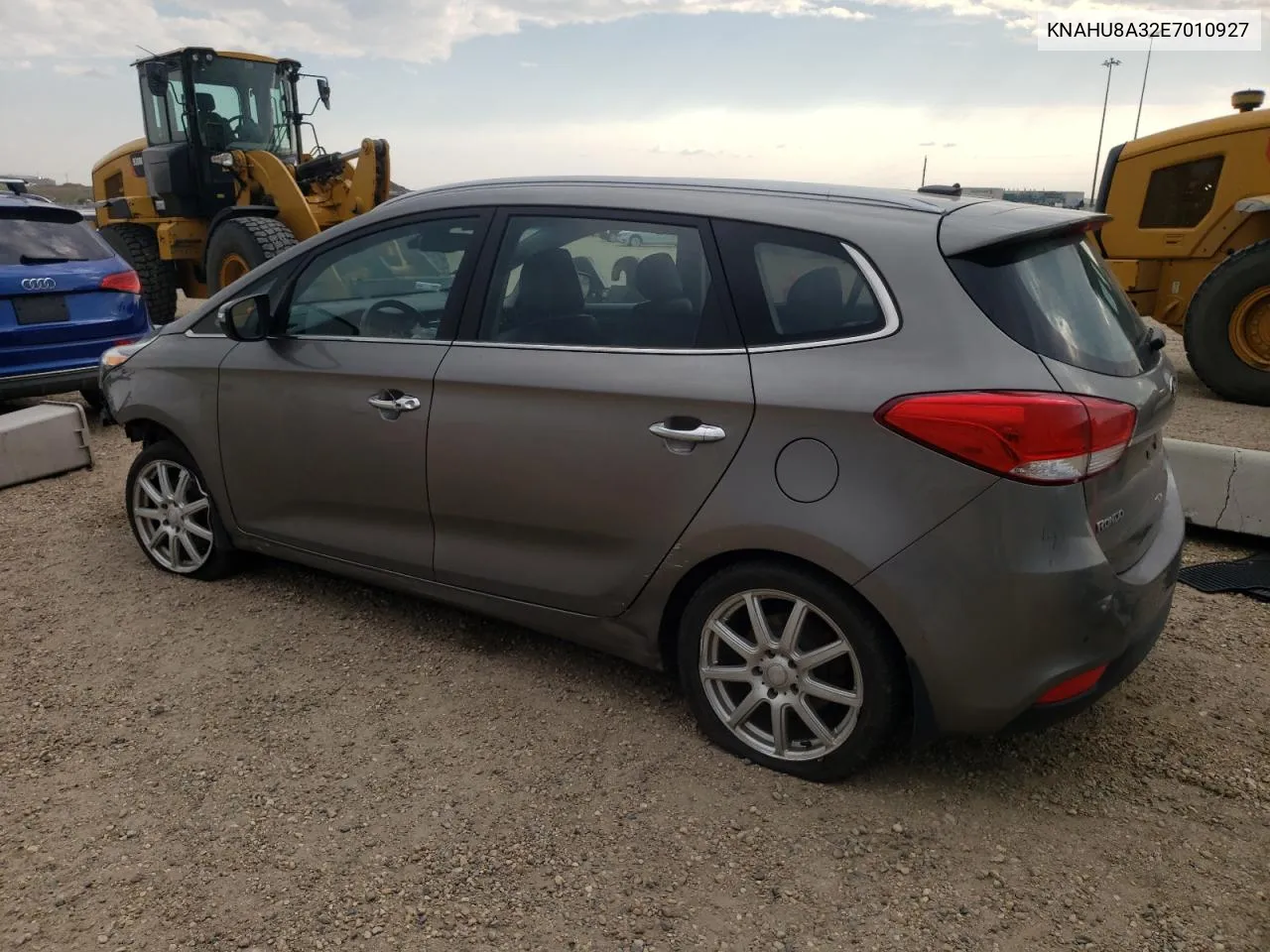 2014 Kia Rondo VIN: KNAHU8A32E7010927 Lot: 68592953