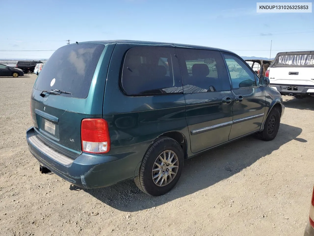 2002 Kia Sedona Ex VIN: KNDUP131026325853 Lot: 65872234