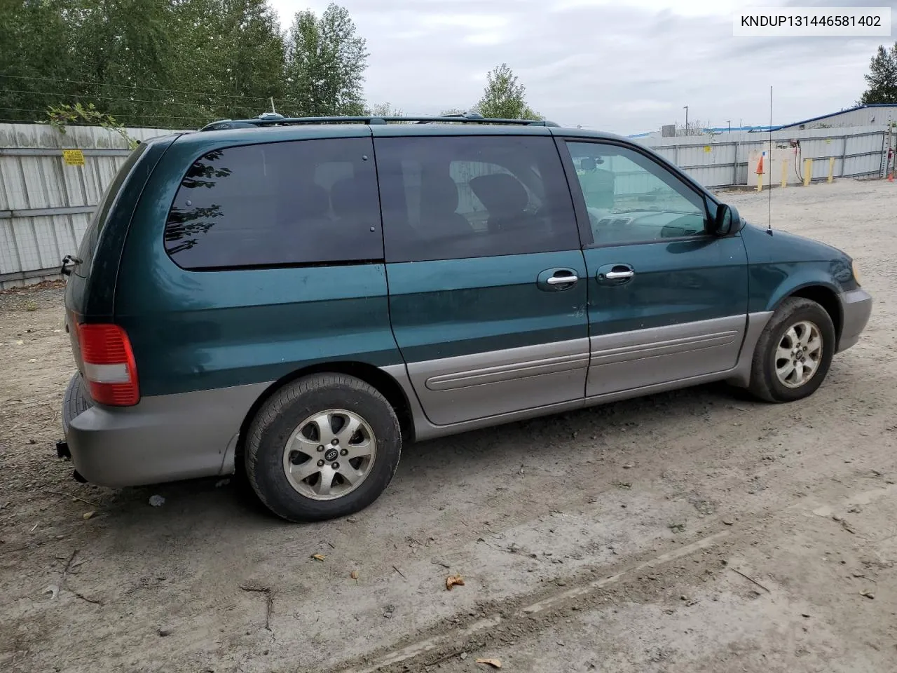 2004 Kia Sedona Ex VIN: KNDUP131446581402 Lot: 68083144