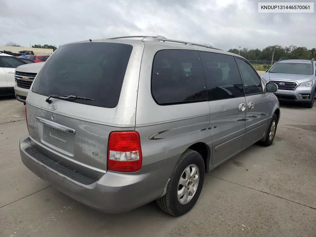 2004 Kia Sedona Ex VIN: KNDUP131446570061 Lot: 74222344