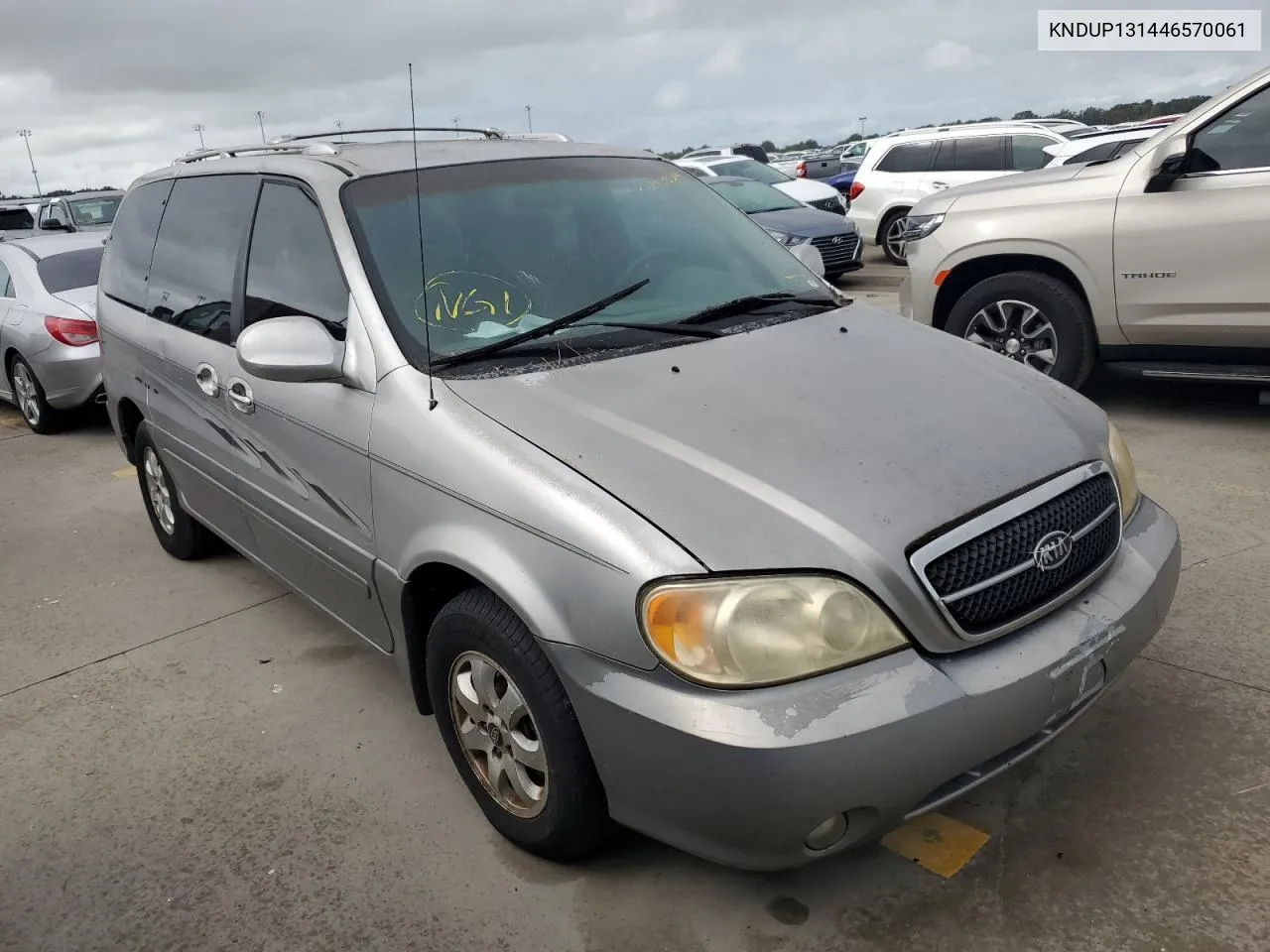 KNDUP131446570061 2004 Kia Sedona Ex