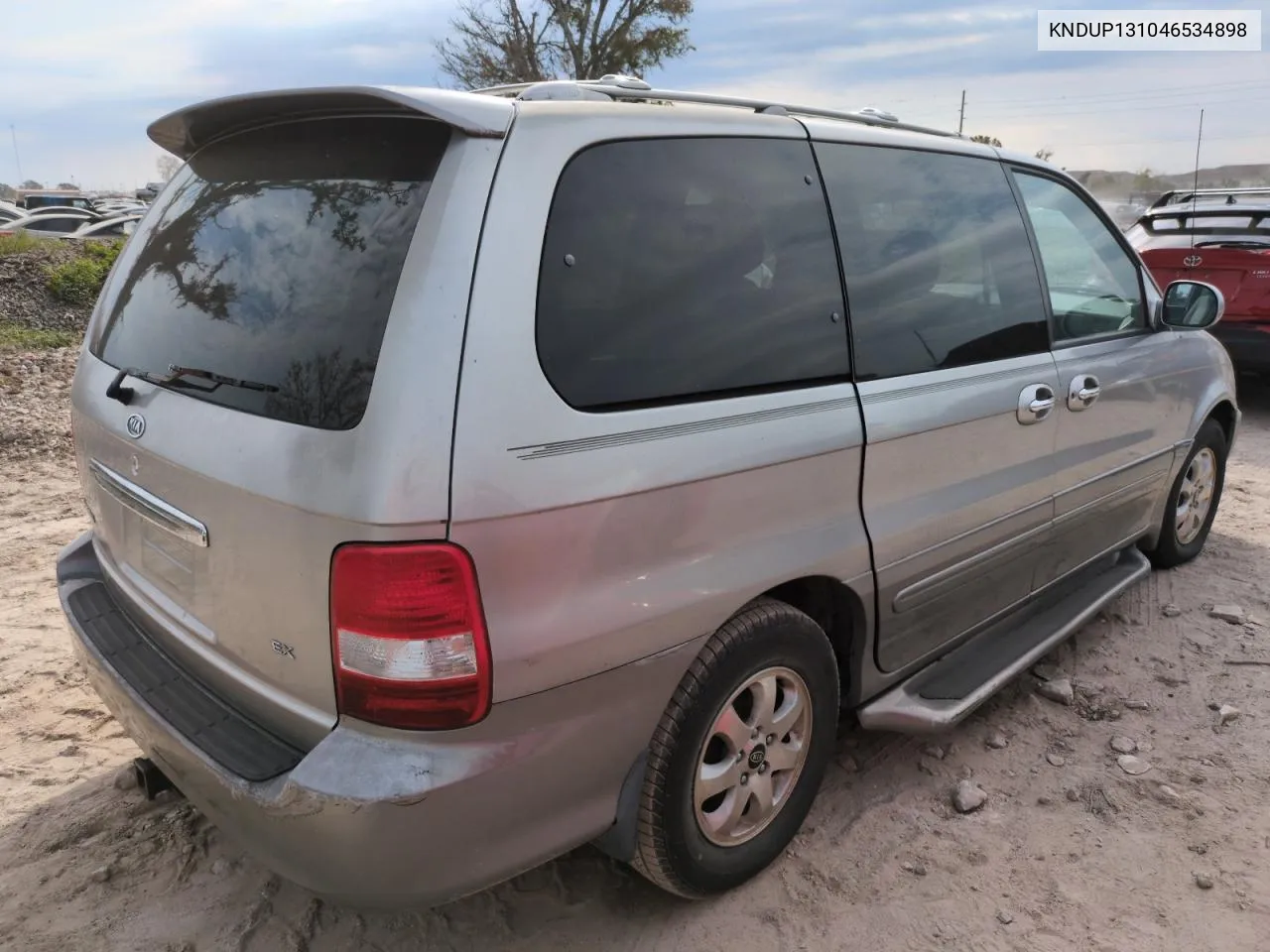 2004 Kia Sedona Ex VIN: KNDUP131046534898 Lot: 75387904