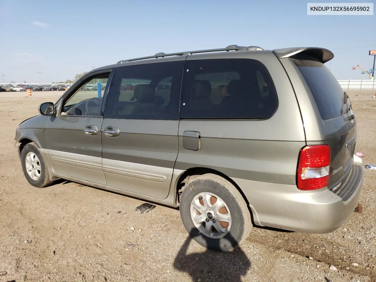 2005 Kia Sedona Ex VIN: KNDUP132X56695902 Lot: 73604104