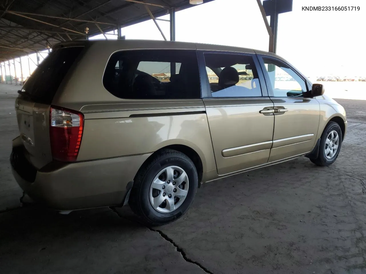 2006 Kia Sedona Ex VIN: KNDMB233166051719 Lot: 77015224