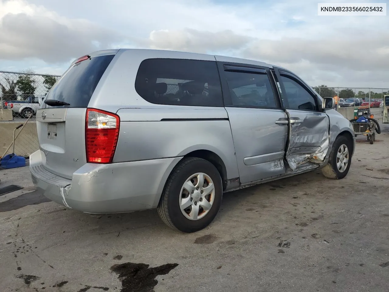 2006 Kia Sedona Ex VIN: KNDMB233566025432 Lot: 79539434