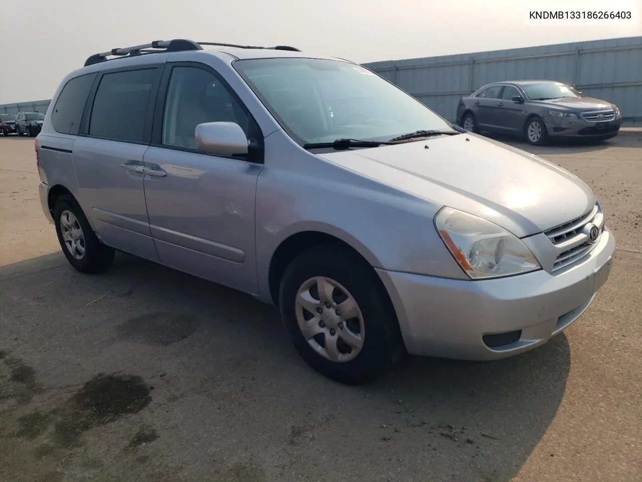 2008 Kia Sedona VIN: KNDMB133186266403 Lot: 64000144