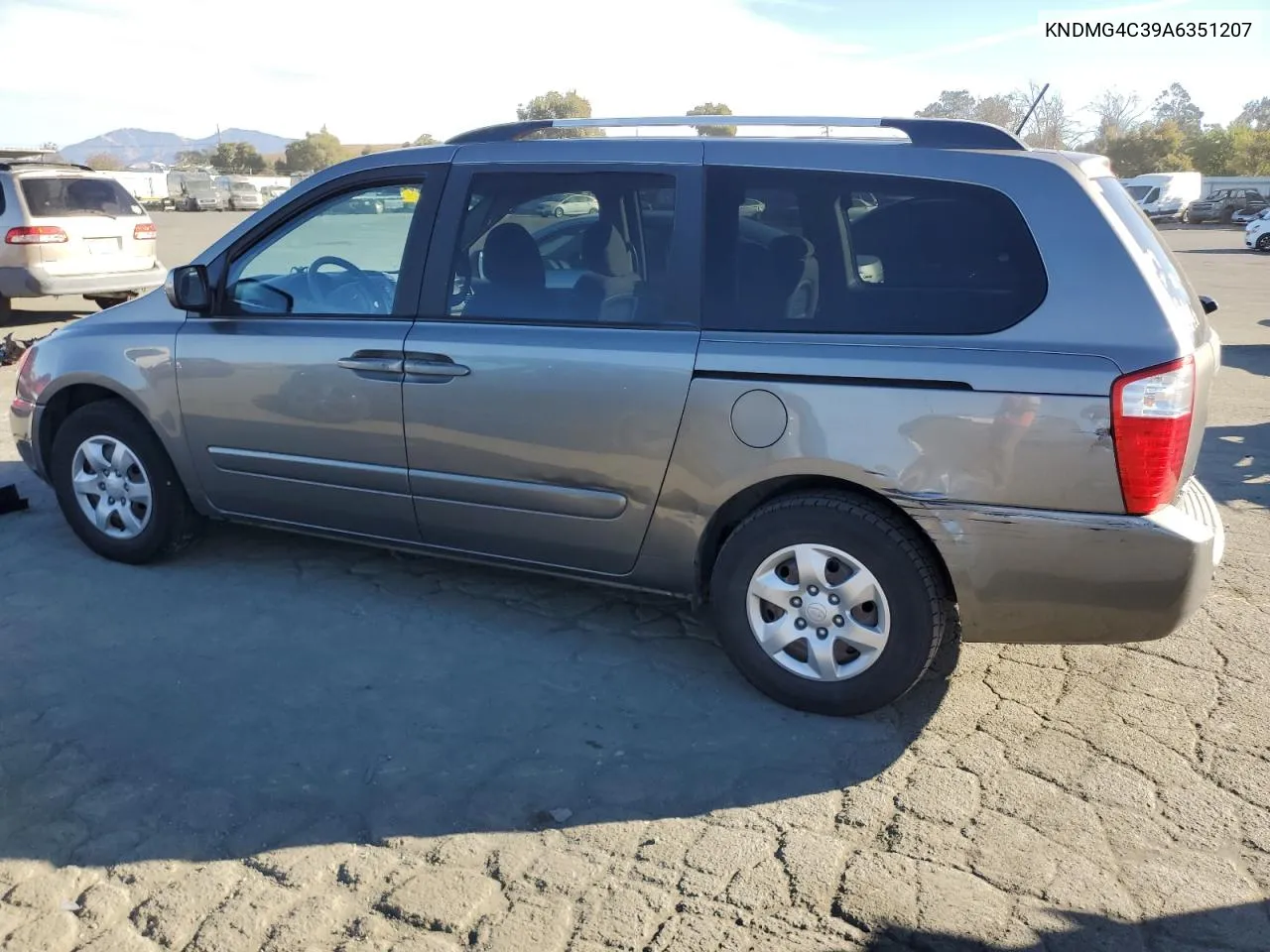 2010 Kia Sedona Lx VIN: KNDMG4C39A6351207 Lot: 76838564