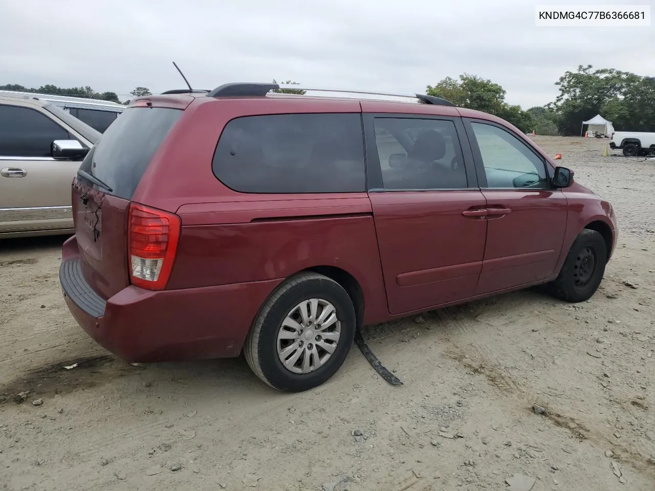 KNDMG4C77B6366681 2011 Kia Sedona Lx