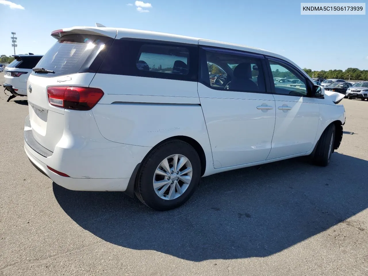 2016 Kia Sedona L VIN: KNDMA5C15G6173939 Lot: 70375114