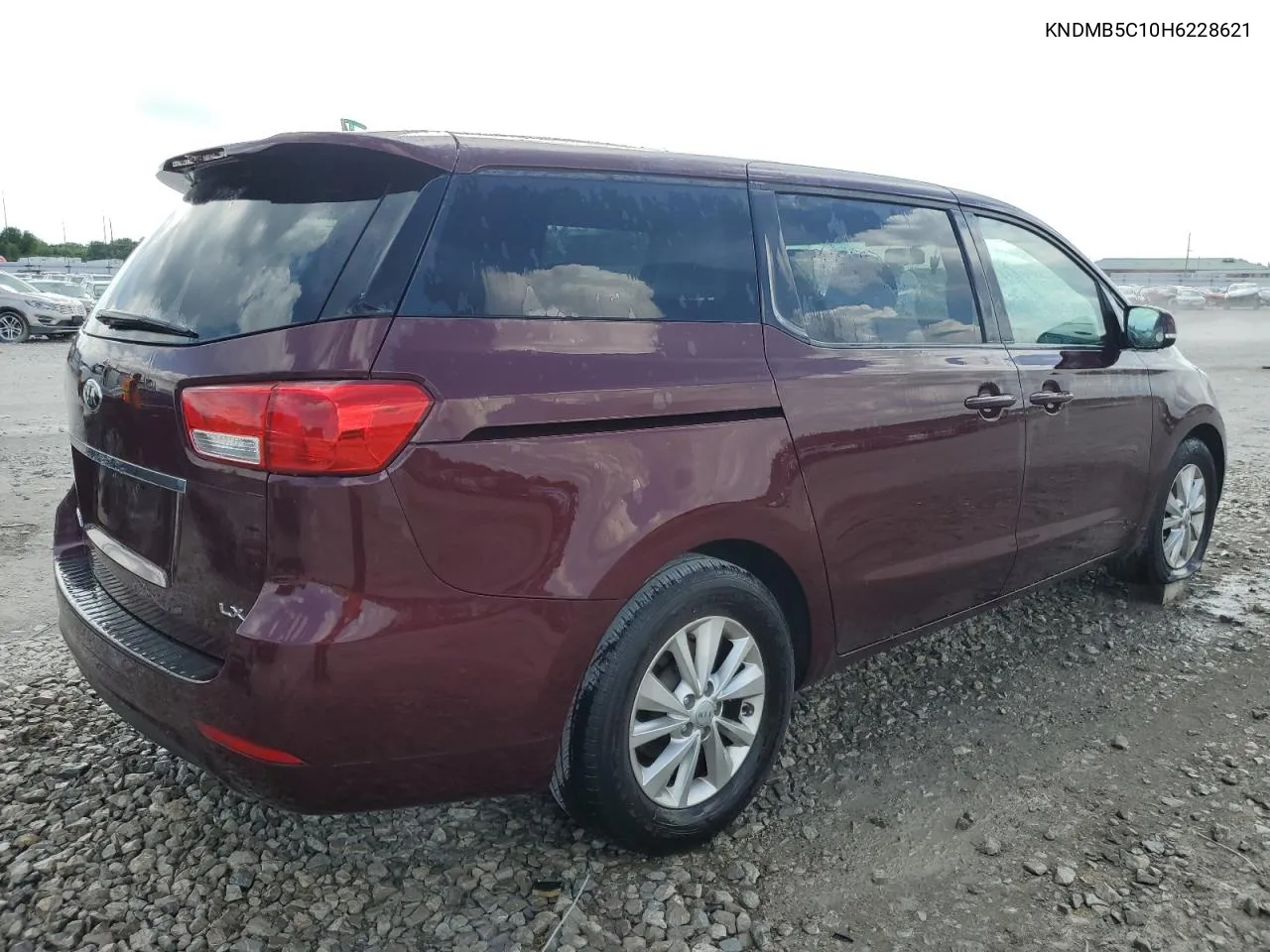 KNDMB5C10H6228621 2017 Kia Sedona Lx