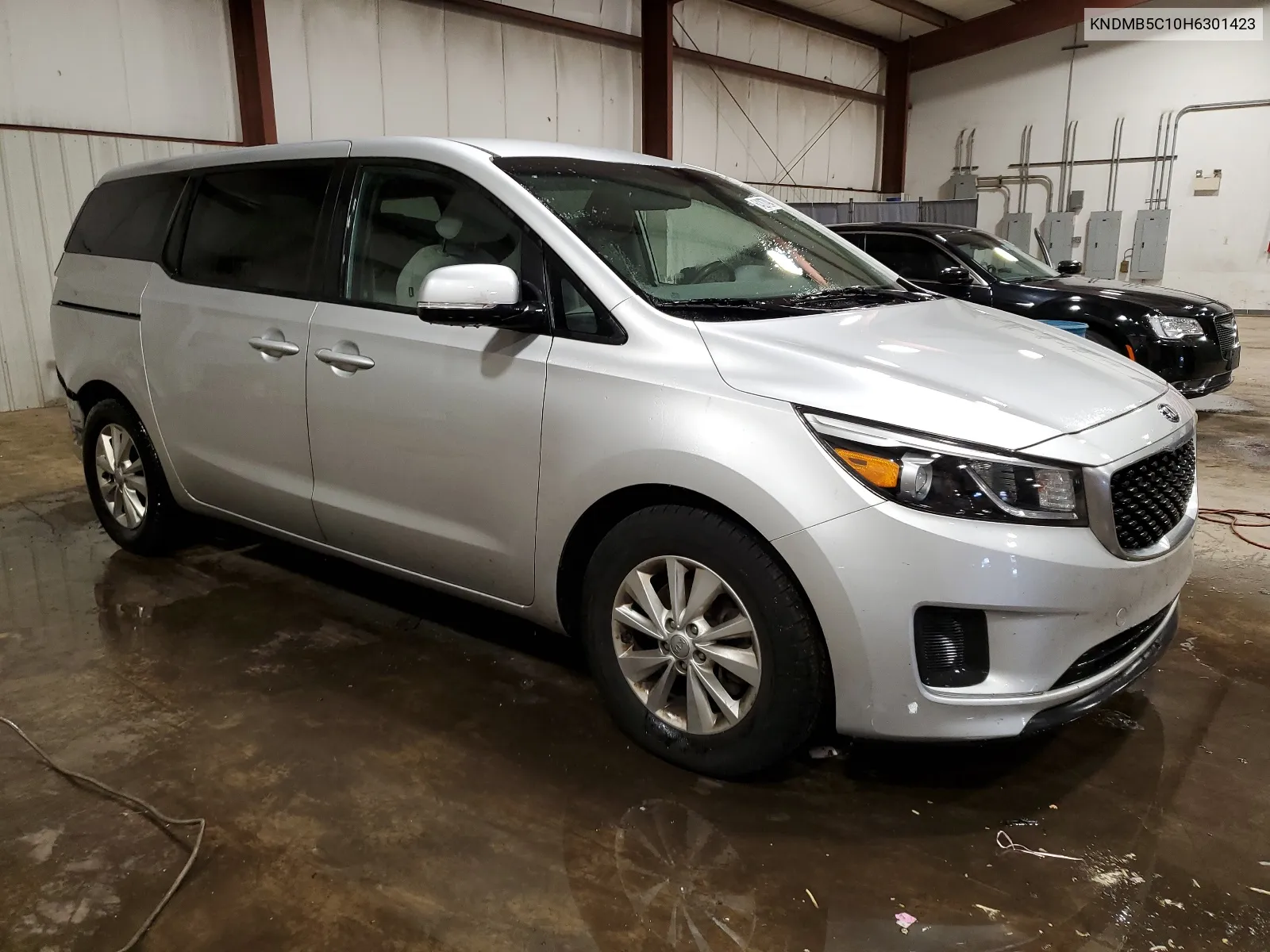 KNDMB5C10H6301423 2017 Kia Sedona Lx