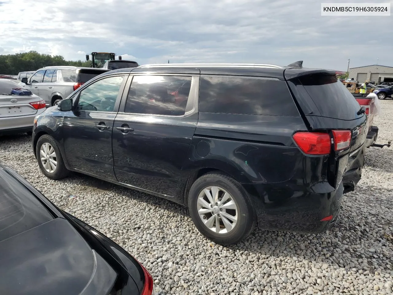 KNDMB5C19H6305924 2017 Kia Sedona Lx