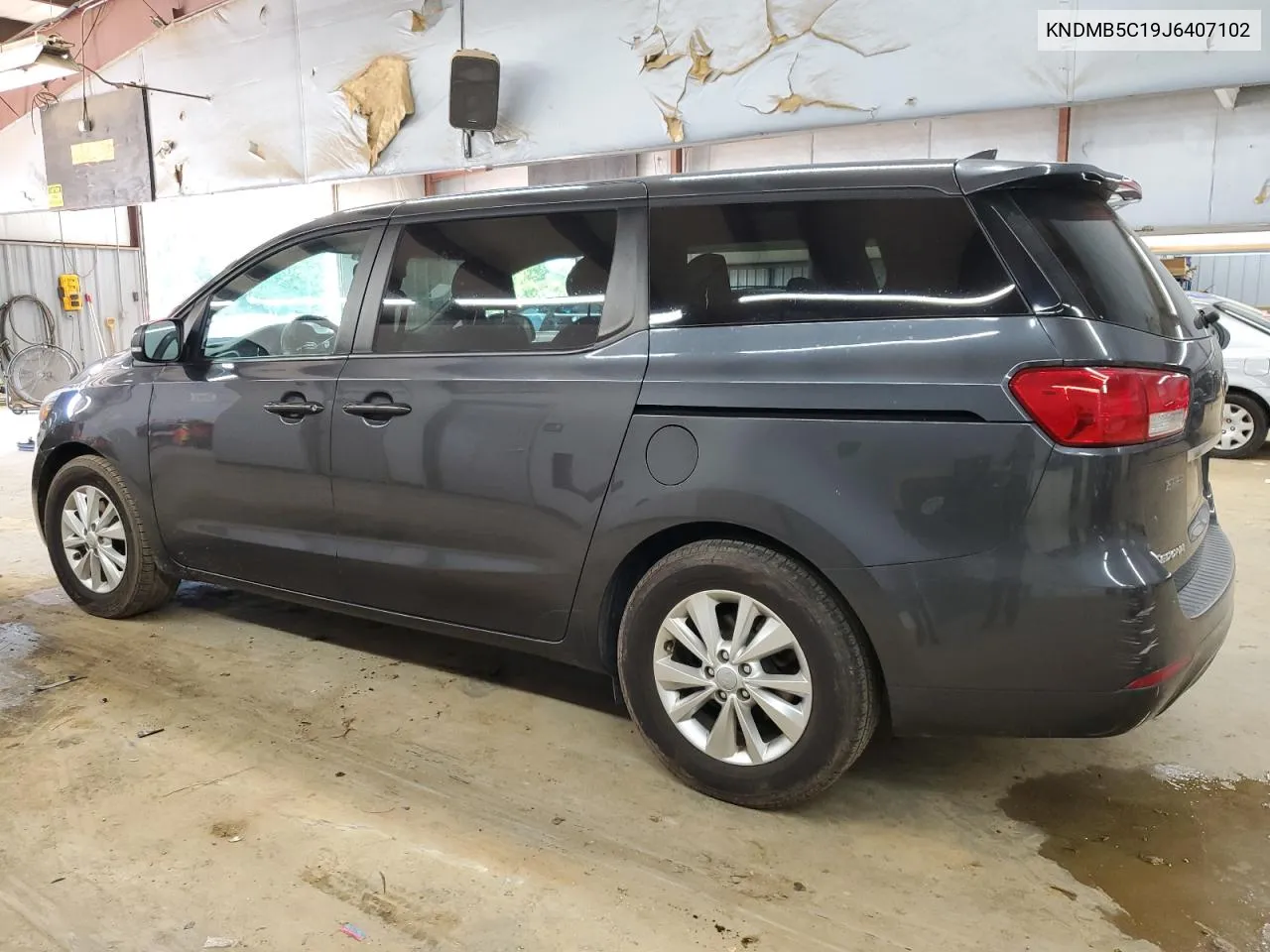 KNDMB5C19J6407102 2018 Kia Sedona Lx