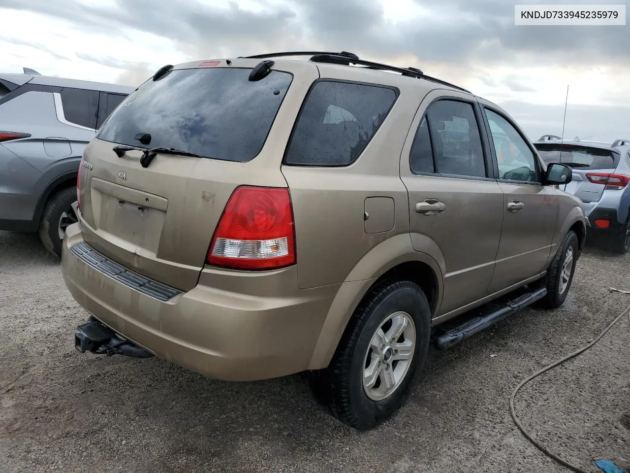 2004 Kia Sorento Ex VIN: KNDJD733945235979 Lot: 75315014