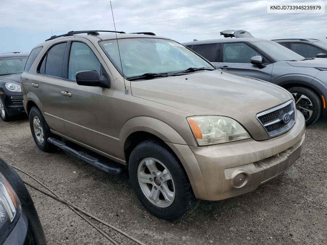 2004 Kia Sorento Ex VIN: KNDJD733945235979 Lot: 75315014