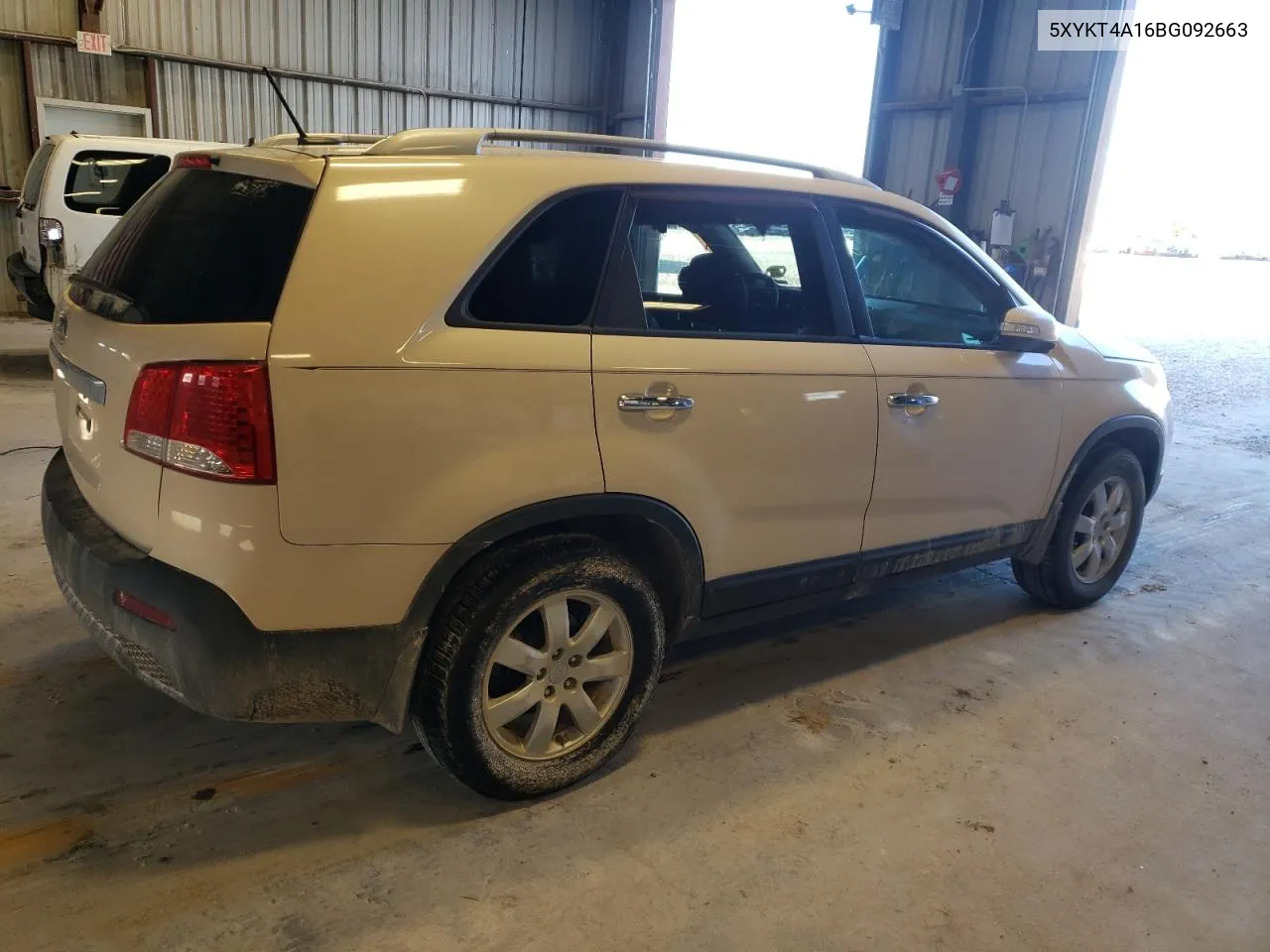 5XYKT4A16BG092663 2011 Kia Sorento Base