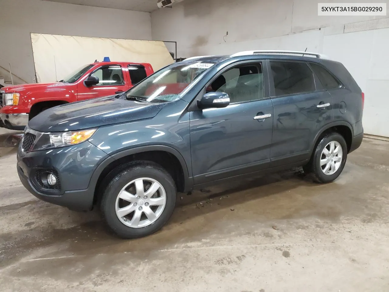 2011 Kia Sorento Base VIN: 5XYKT3A15BG029290 Lot: 54699644