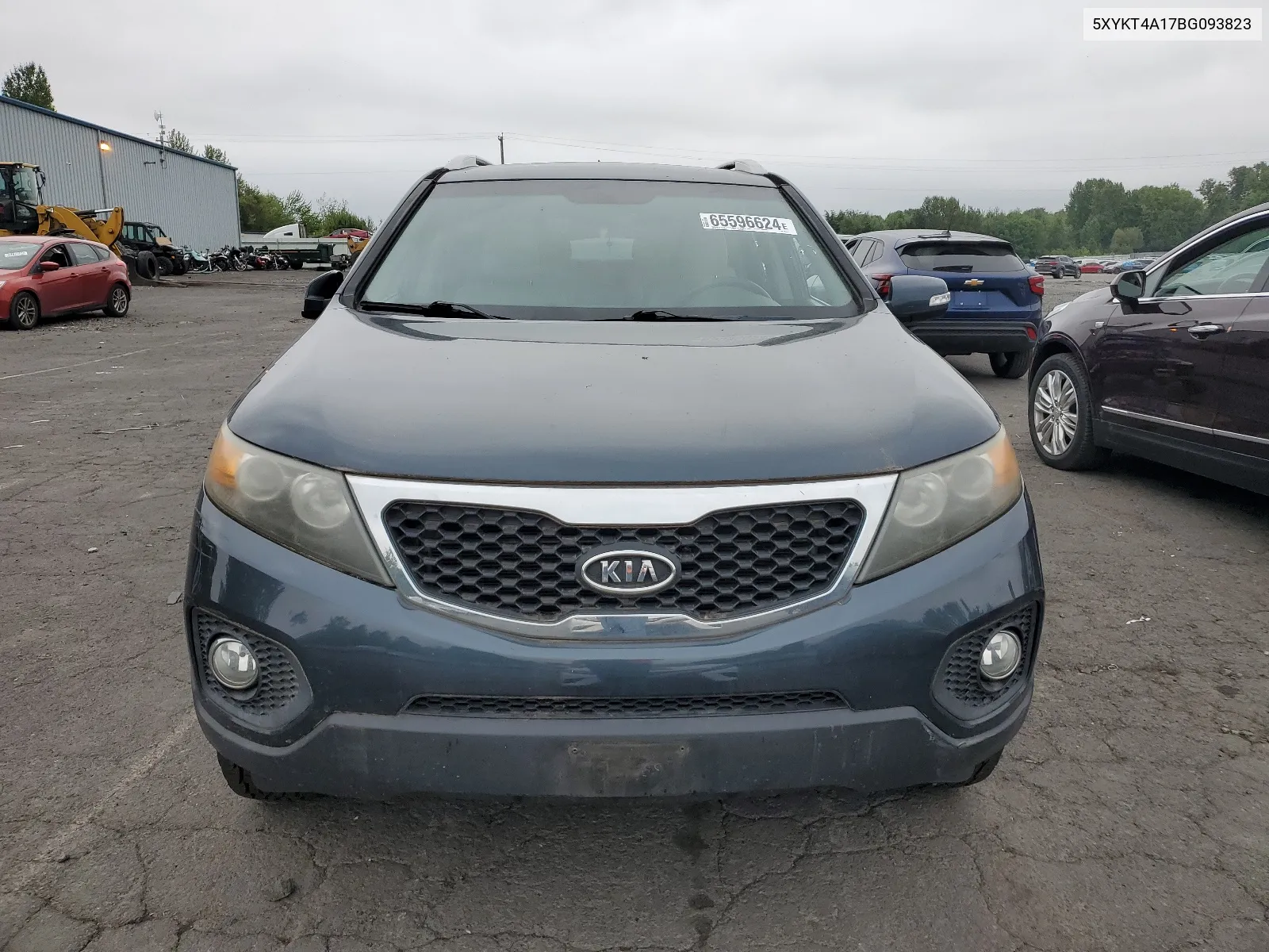 2011 Kia Sorento Base VIN: 5XYKT4A17BG093823 Lot: 65596624