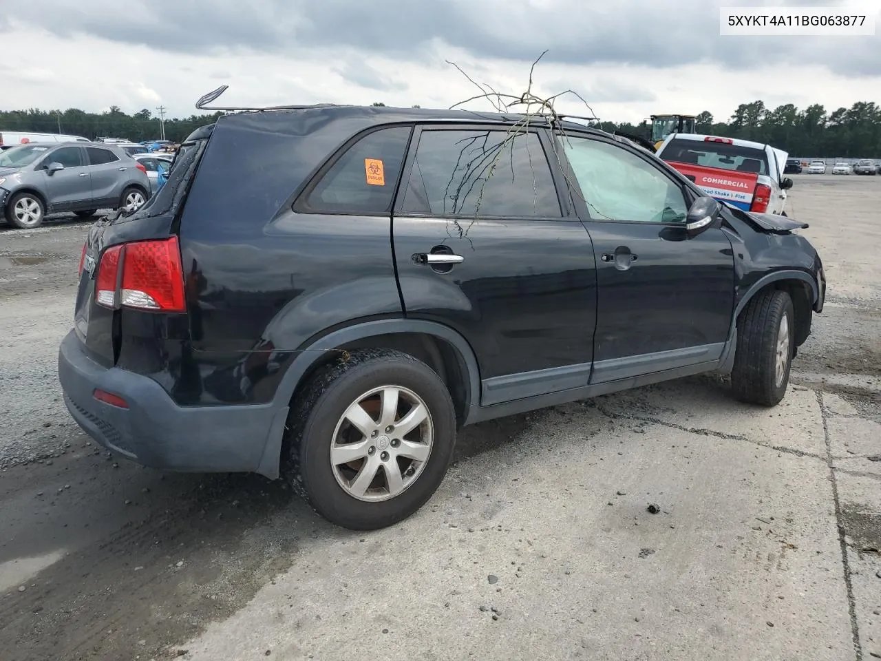 5XYKT4A11BG063877 2011 Kia Sorento Base