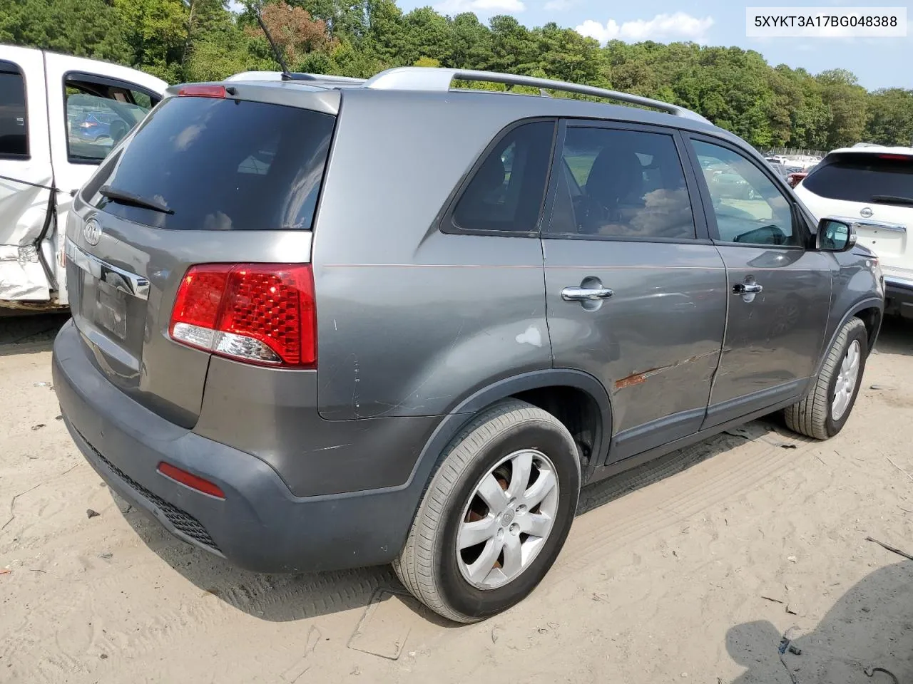 5XYKT3A17BG048388 2011 Kia Sorento Base