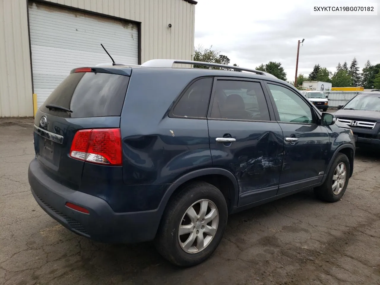 2011 Kia Sorento Base VIN: 5XYKTCA19BG070182 Lot: 67576494