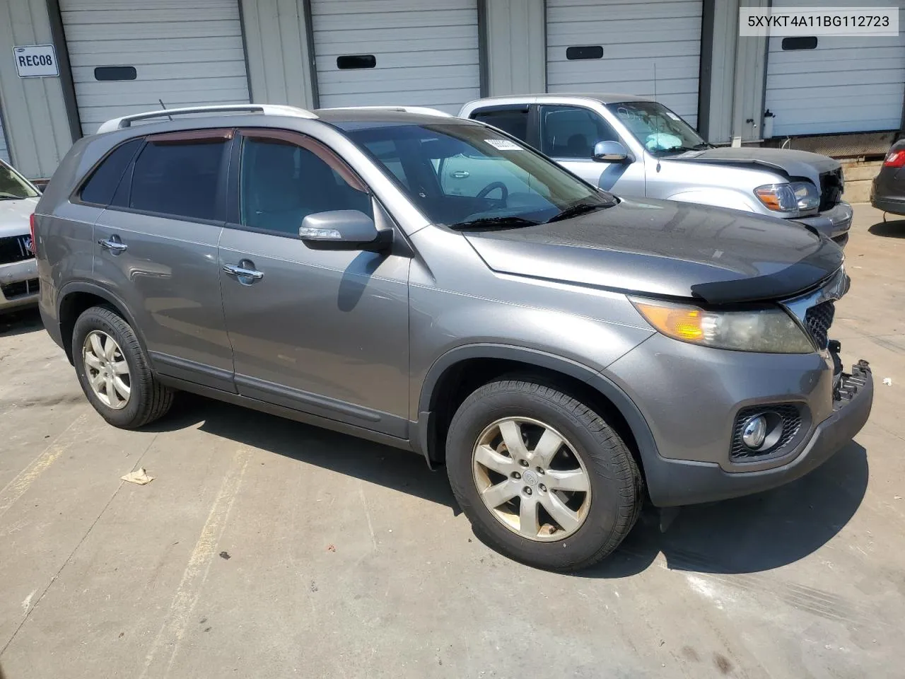 2011 Kia Sorento Base VIN: 5XYKT4A11BG112723 Lot: 68633174