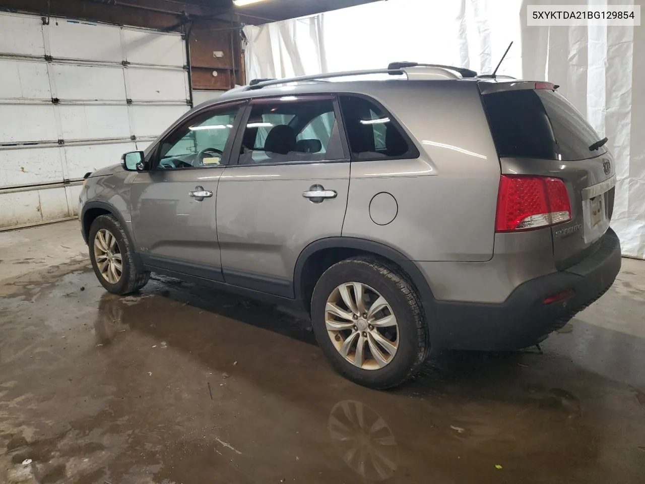 2011 Kia Sorento Base VIN: 5XYKTDA21BG129854 Lot: 68853294